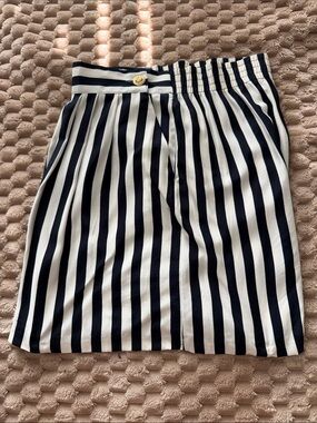 New York Style Striped Navy and White Elastic-Waist Shorts